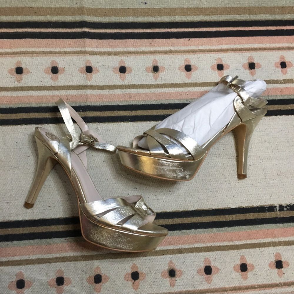 Vince Camuto women’s 7.5 gold strappy heels shoes good stored condition